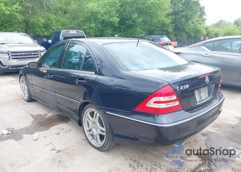 2006 Mercedes-Benz C 230 Sport z USA, uszkodzony, nr VIN WDBRF52H86F746030